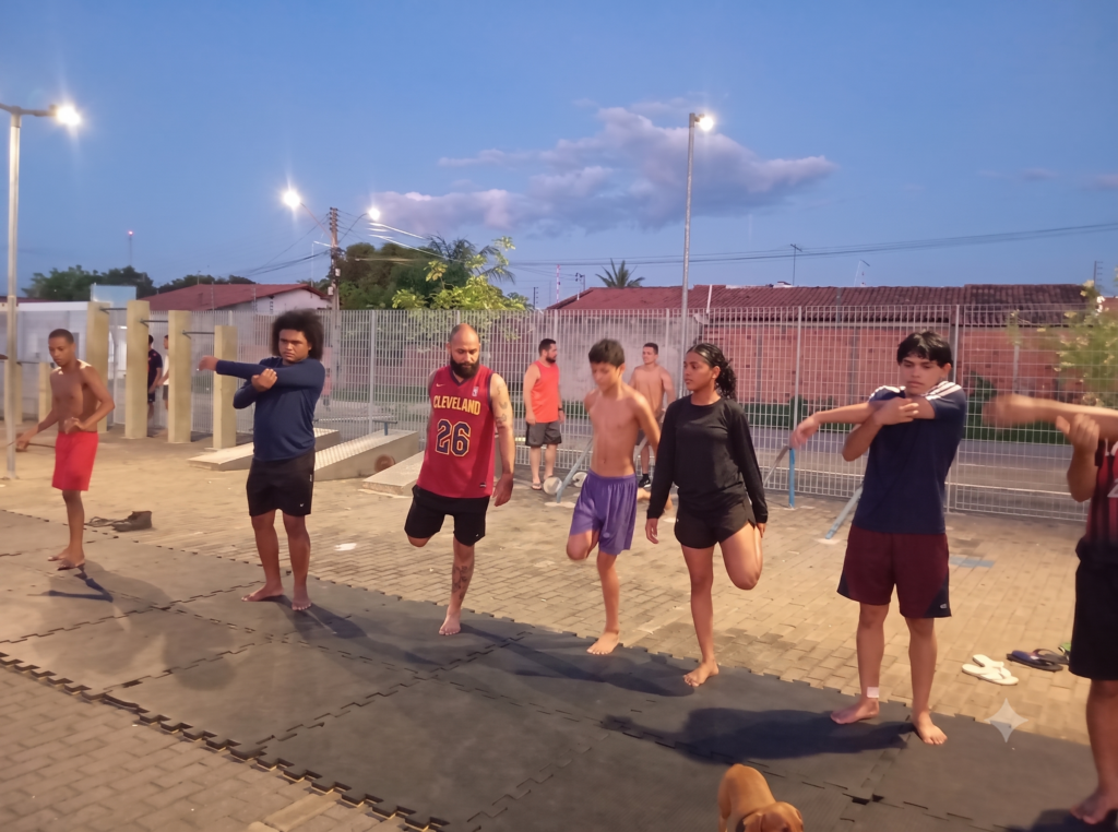 Há mais de uma década, um professor ocupa uma praça para ensinar break dance enquanto o Brasil perde crianças para as apostas on-line
